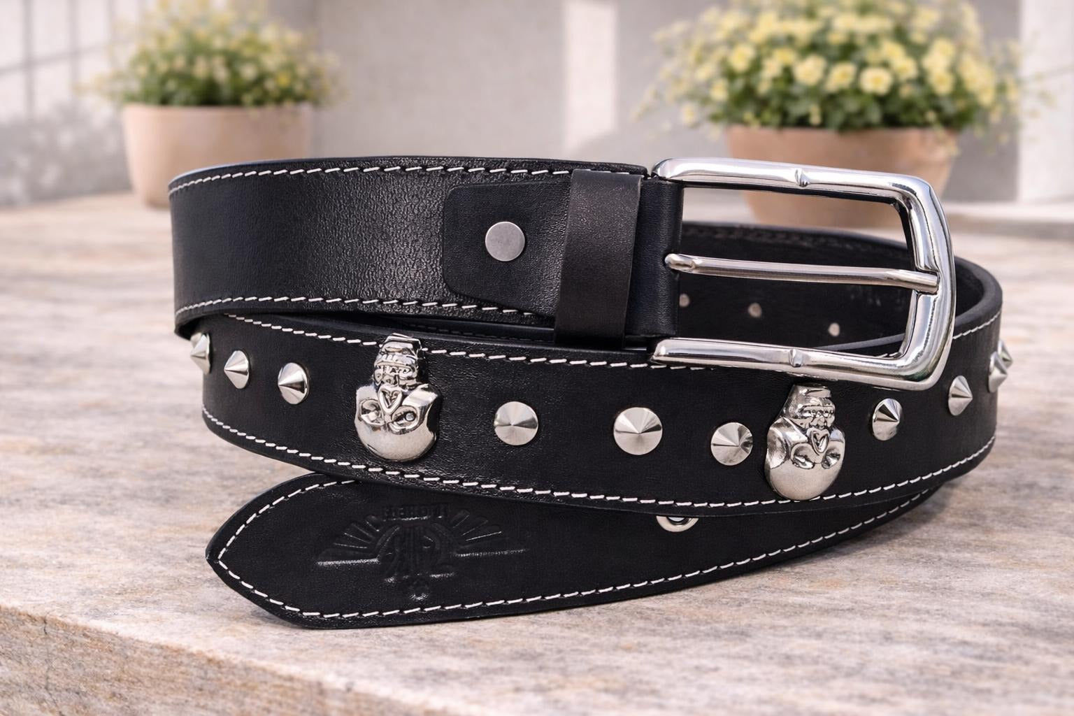 Unisex Black Skull Studded Leather Belt Punk Gothic Rock Leather Belt with Metal Skull & Rivets for Men Women